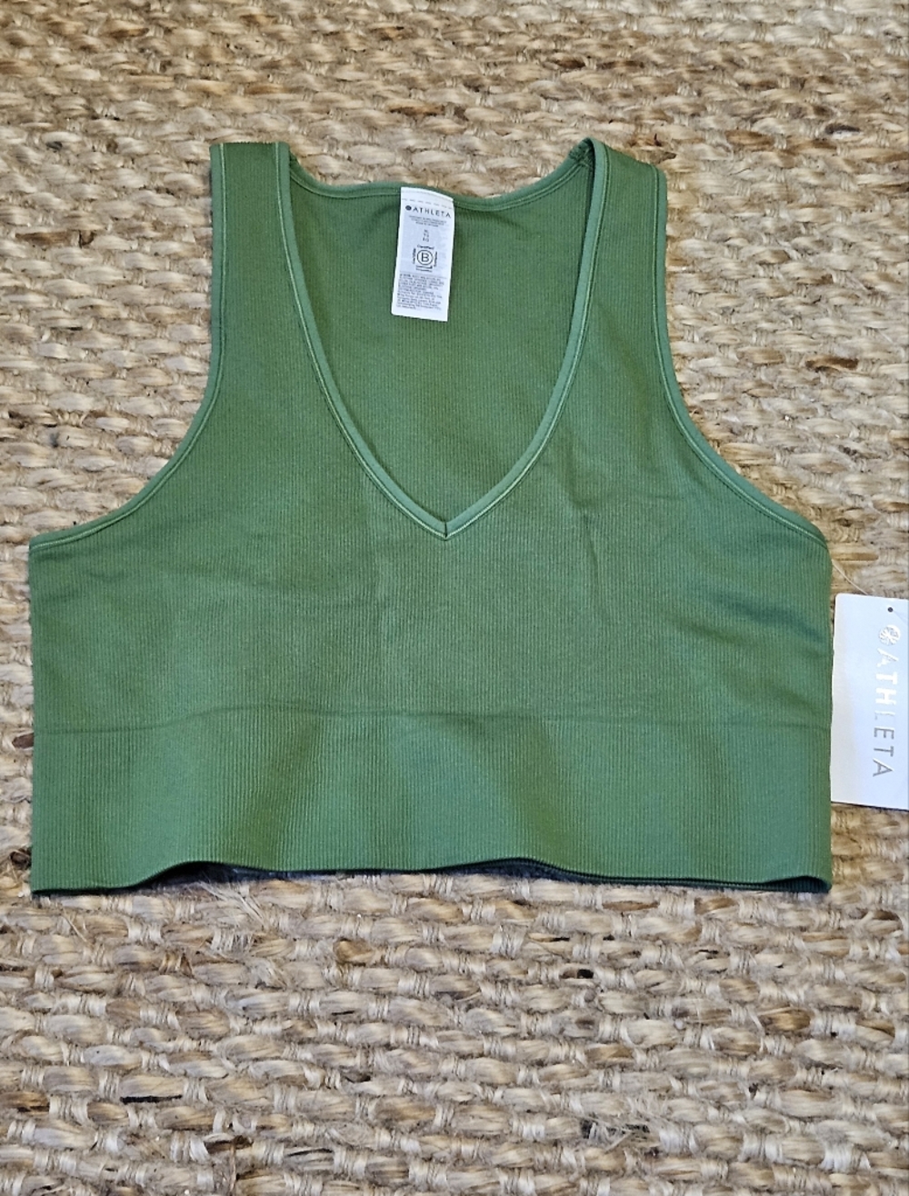 NWT - Green Ribbed V-Neck Aurora Crop Tank - Sz XL